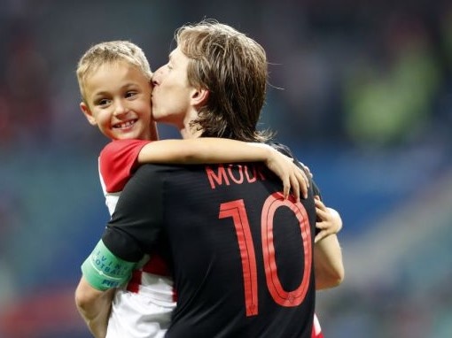 Tai sao World Cup tam biet khan gia bang giai dieu 'Dung lo con trai'? hinh anh