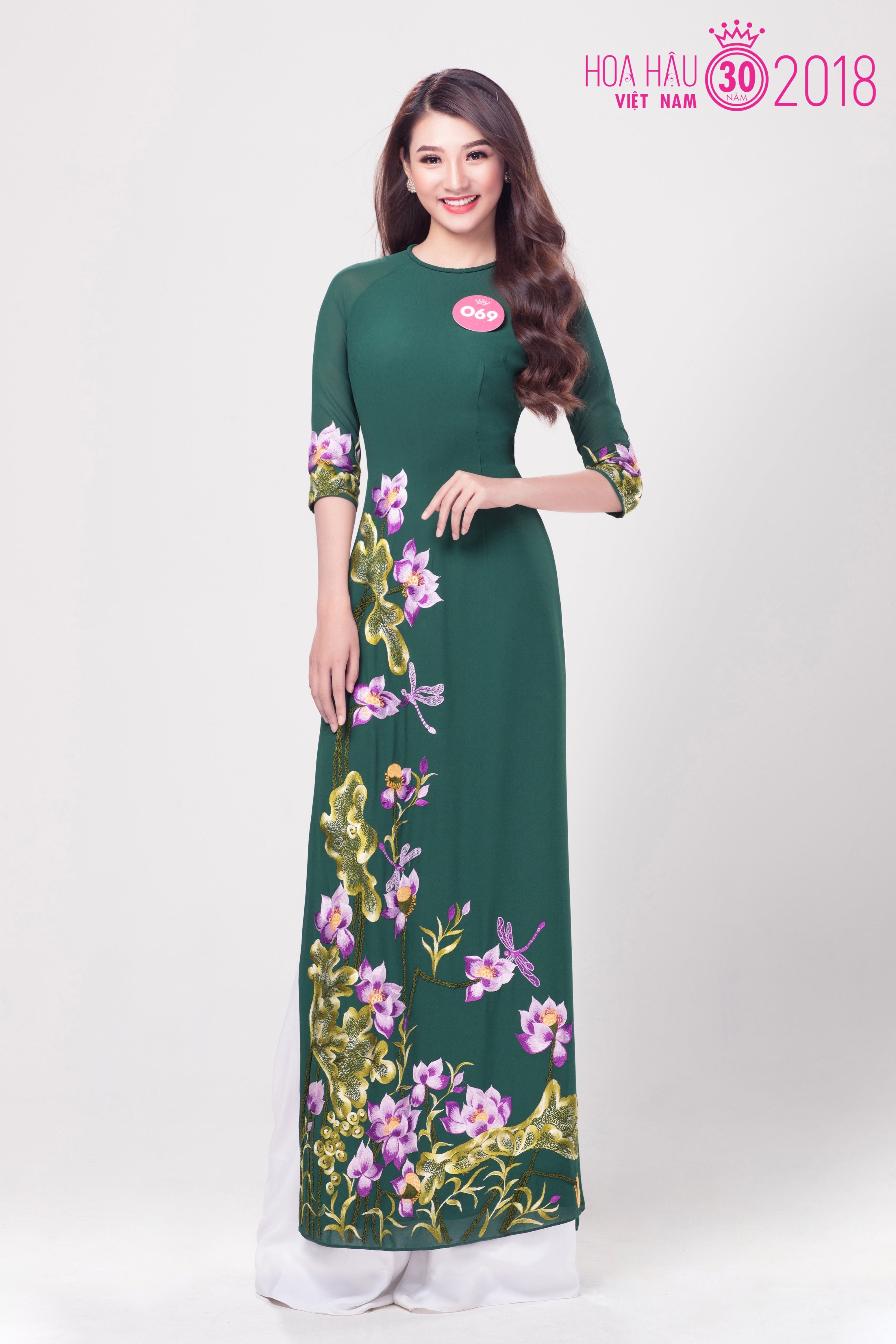 hoa hau viet nam 2018 mac ao dai anh 6