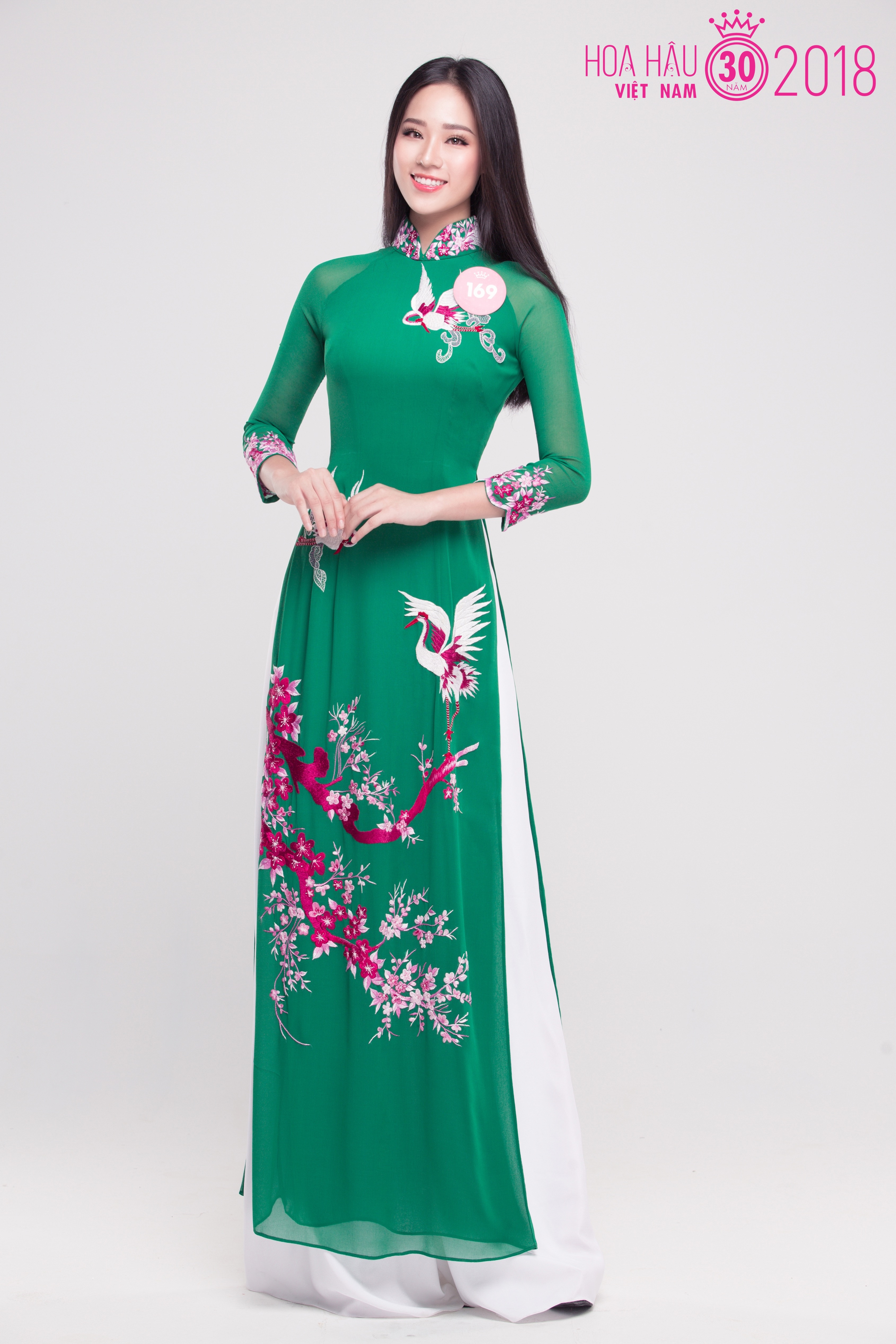 hoa hau viet nam 2018 mac ao dai anh 10