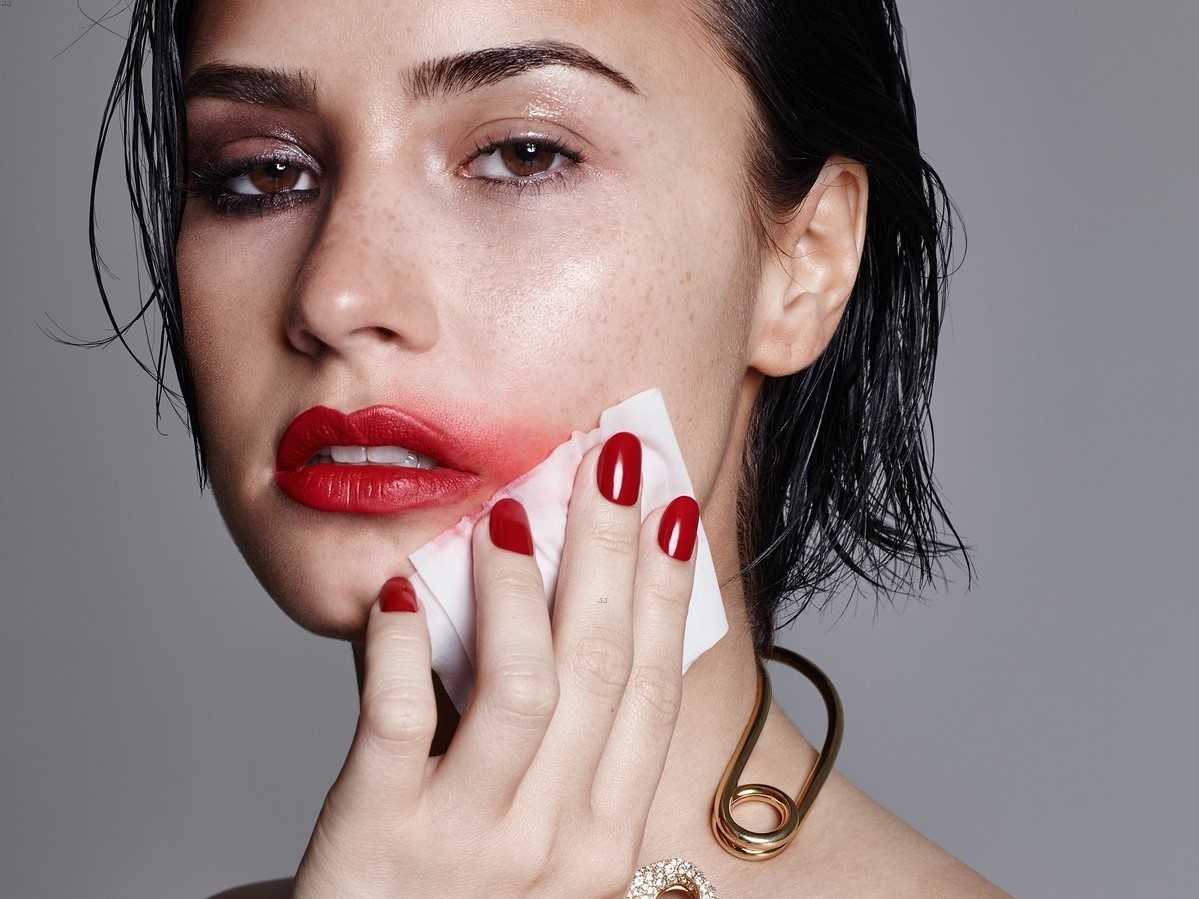 Demi Lovato: Tai nang uong phi vi nghien ma tuy tu nam 17 tuoi hinh anh