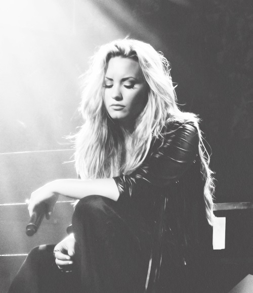 demi lovato soc thuoc anh 12