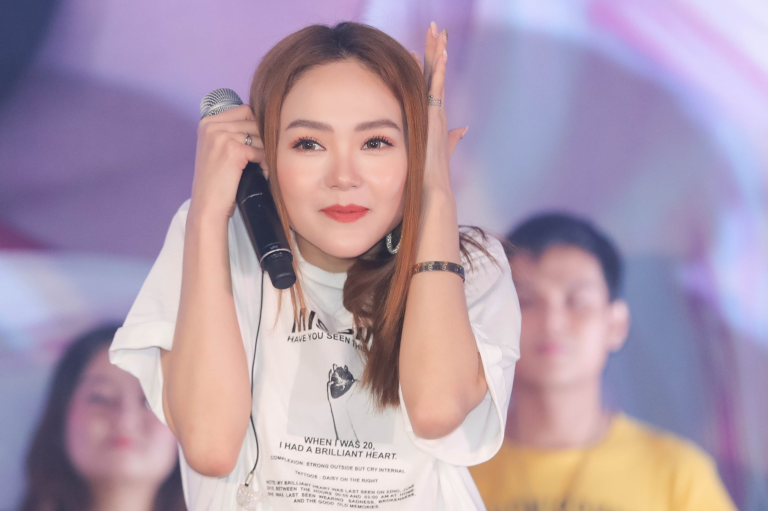 Minh Hang: 'Khong le guong mat nhu toi lai khong the co bo?' hinh anh