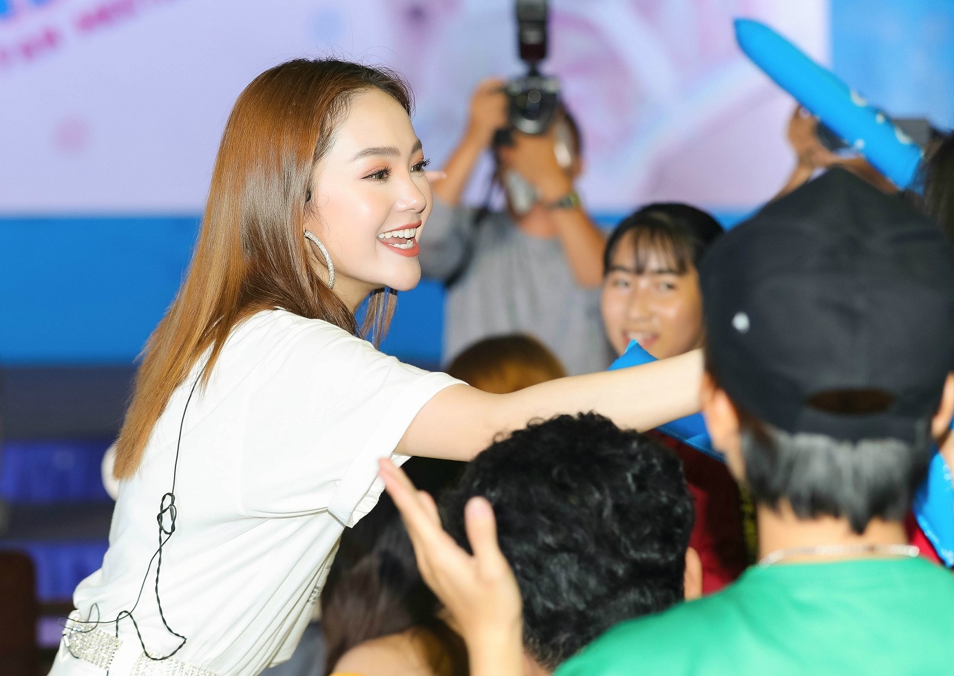 minh hang va ban trai anh 6