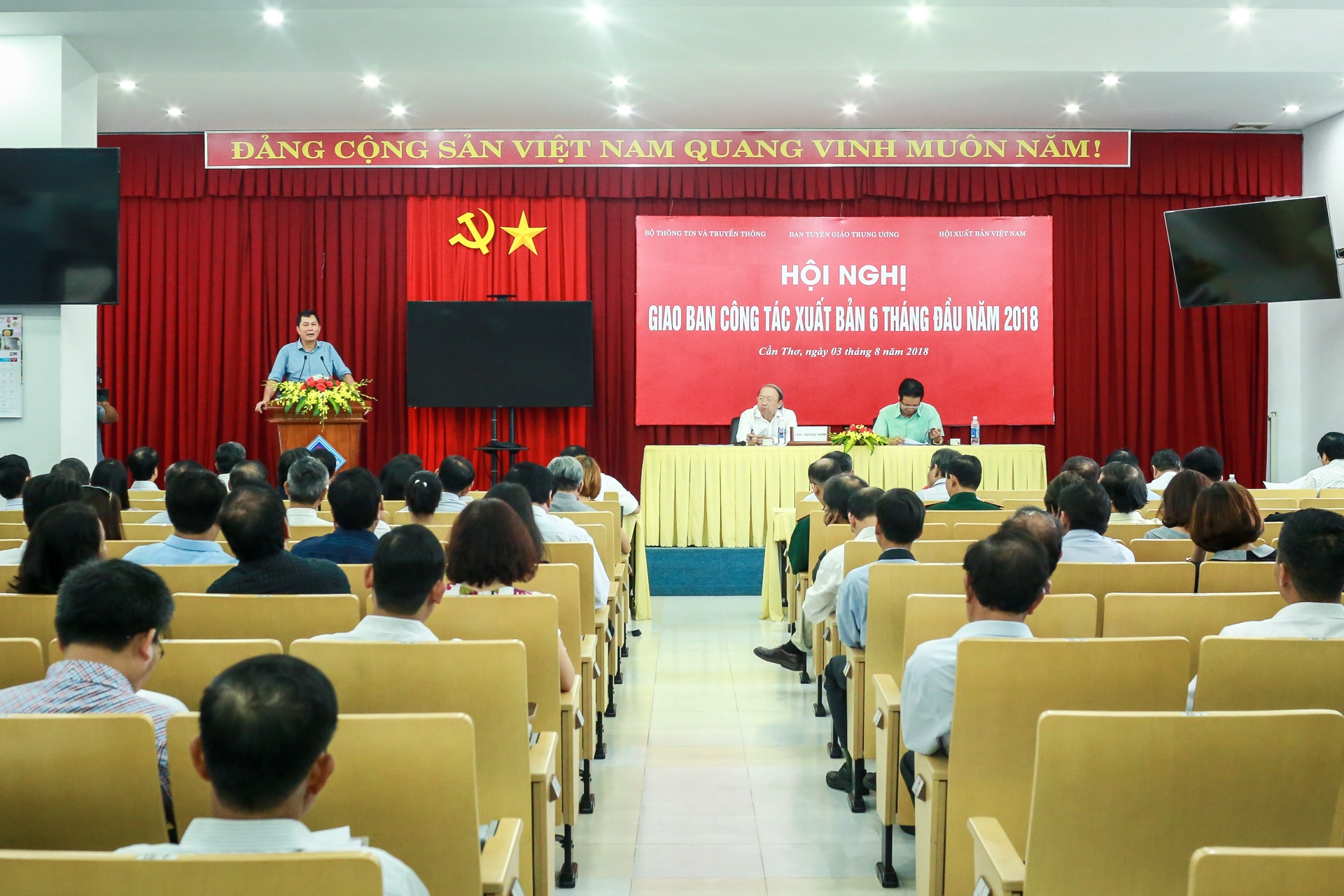 xuất bản 6 tháng đầu năm 2018 ảnh 1 xuat ban 6 thang dau nam 2018 anh 1