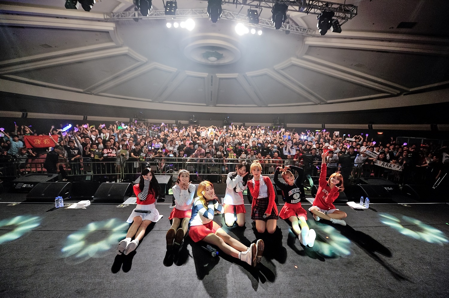 fan kpop cấm thần tượng hẹn hò ảnh 3 fan kpop cam than tuong hen ho anh 3