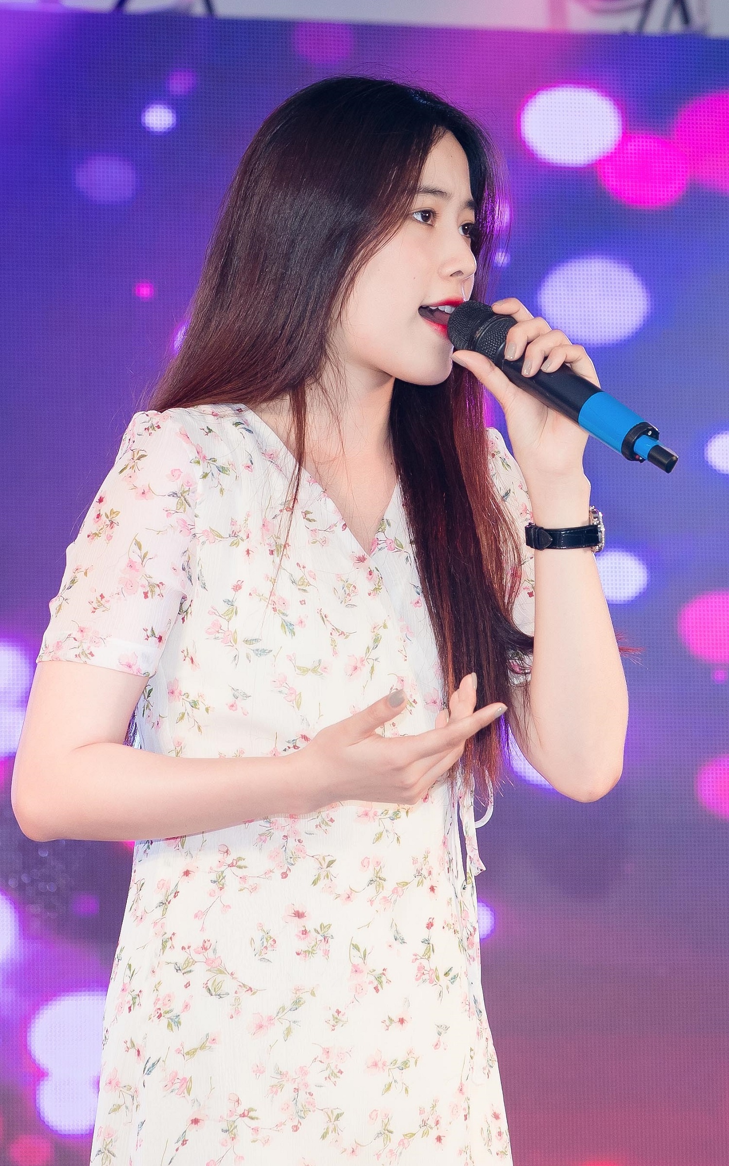 nam em hat tai hoa hau hoan vu anh 9