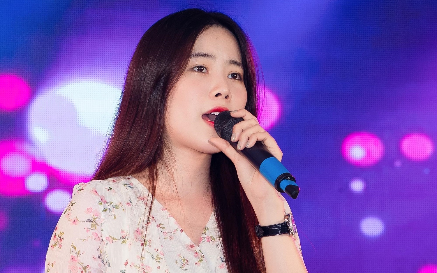 nam em hat tai hoa hau hoan vu anh 10