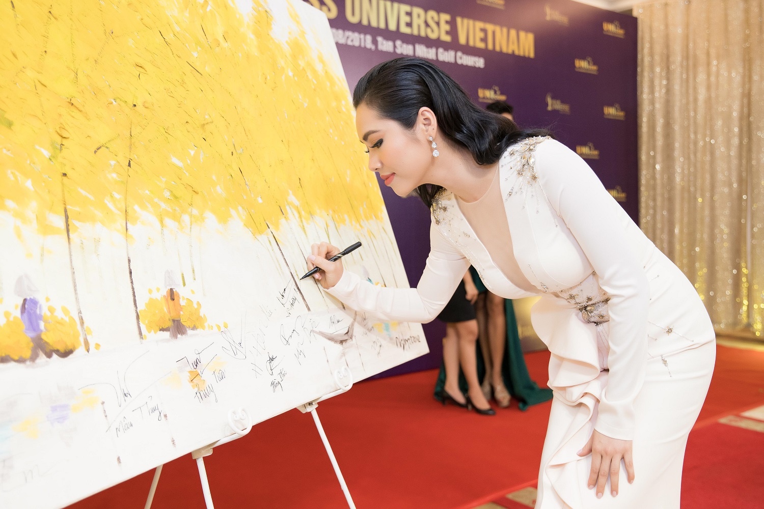 nam em hat tai hoa hau hoan vu anh 11