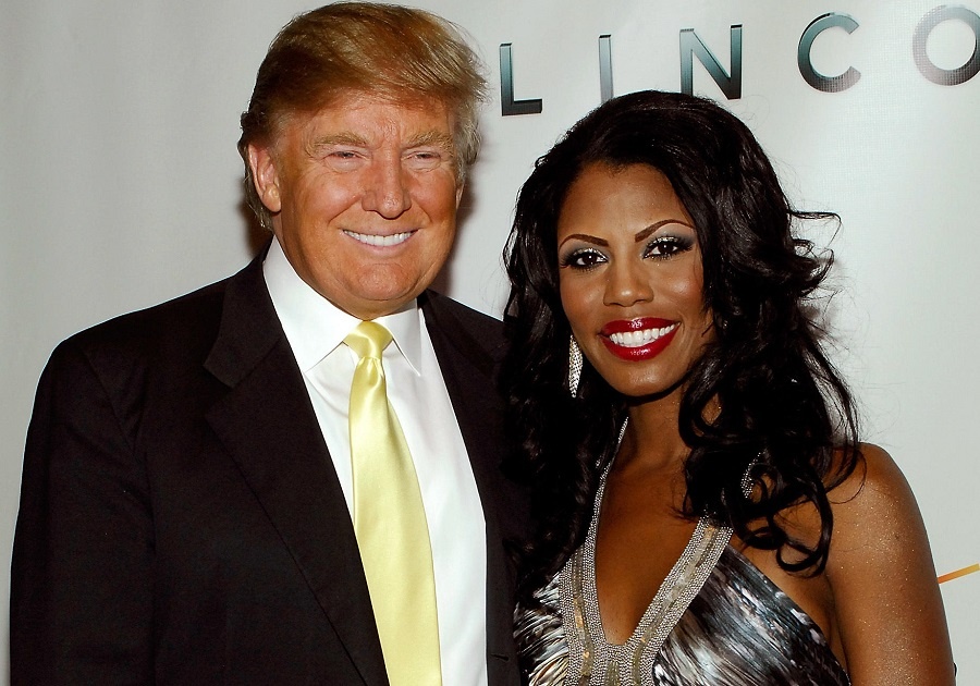 Co gi trong sach cua nu tac gia bi Trump goi la 'con cho'? hinh anh