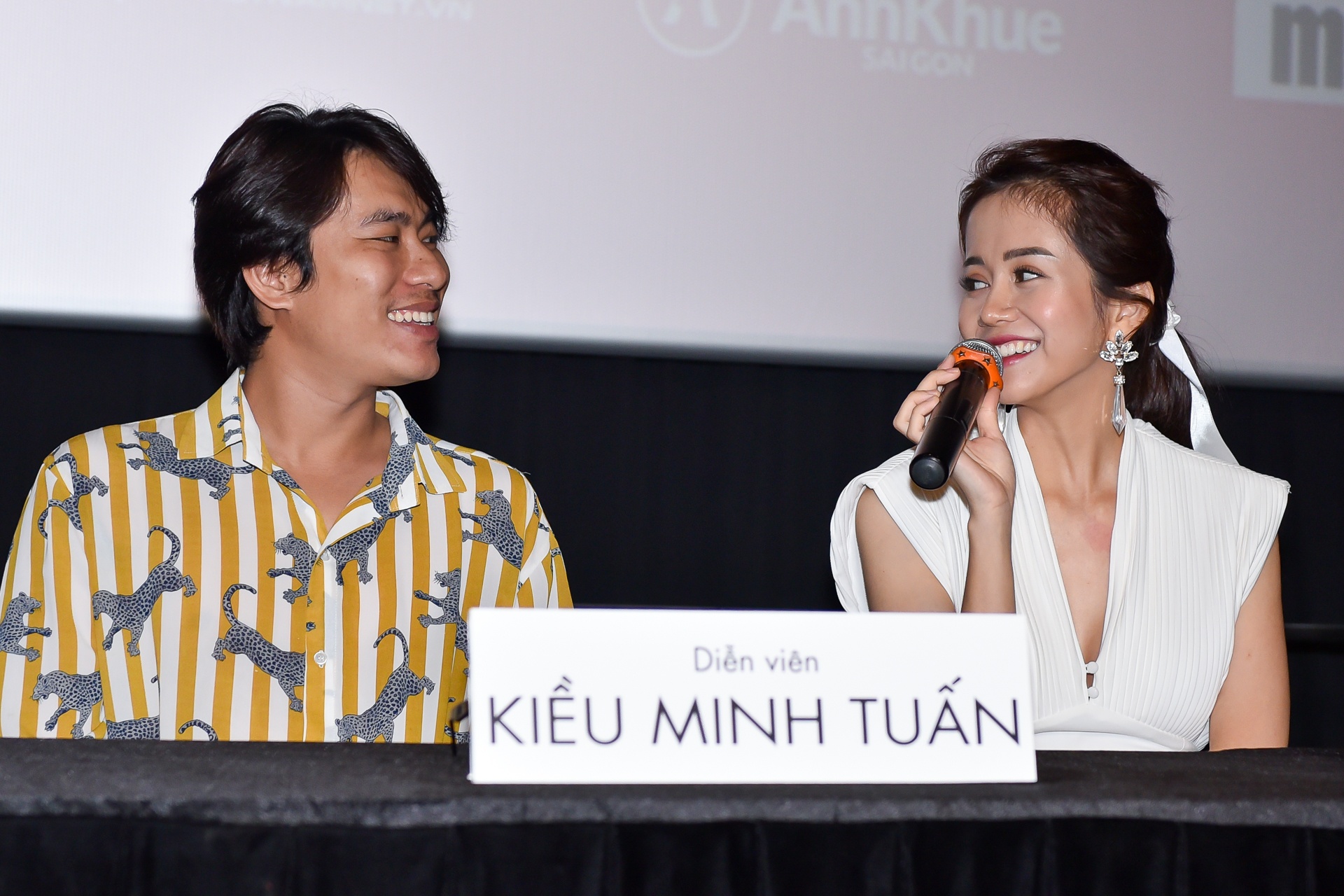 chu oi dung lay me con anh 6