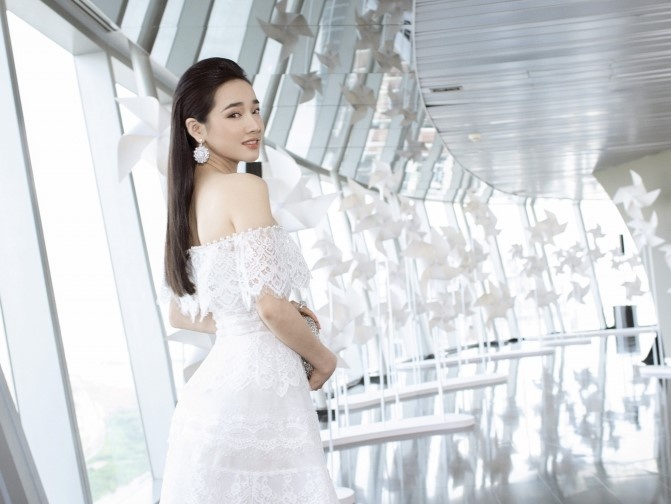 Chung Thanh Phong tiet lo thiet ke vay cuoi cua Nha Phuong hinh anh