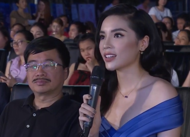 Huyen My dong dieu voi Ky Duyen khi danh gia thi sinh hinh anh