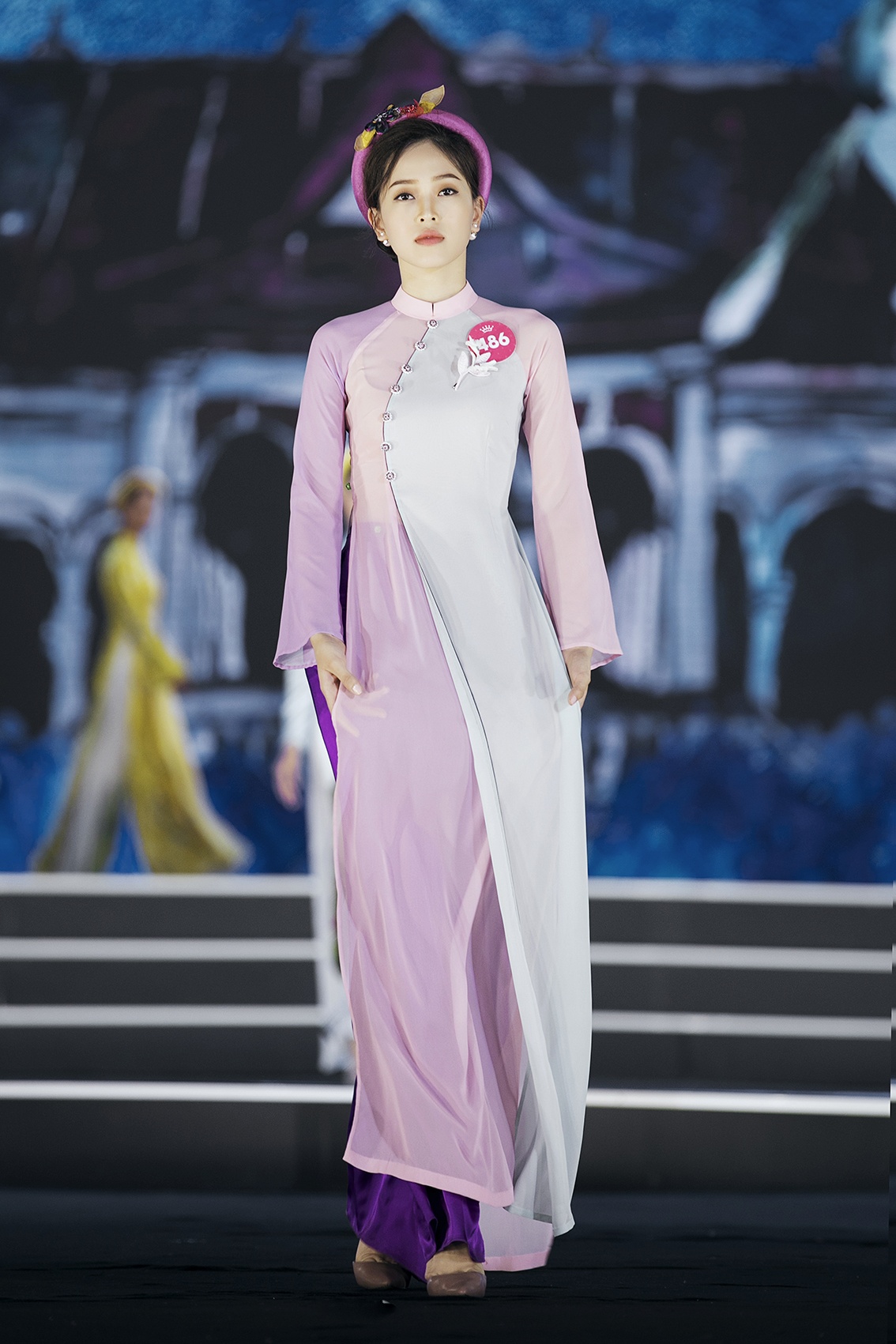 hoa hau viet nam 2018 dien thoi trang anh 12