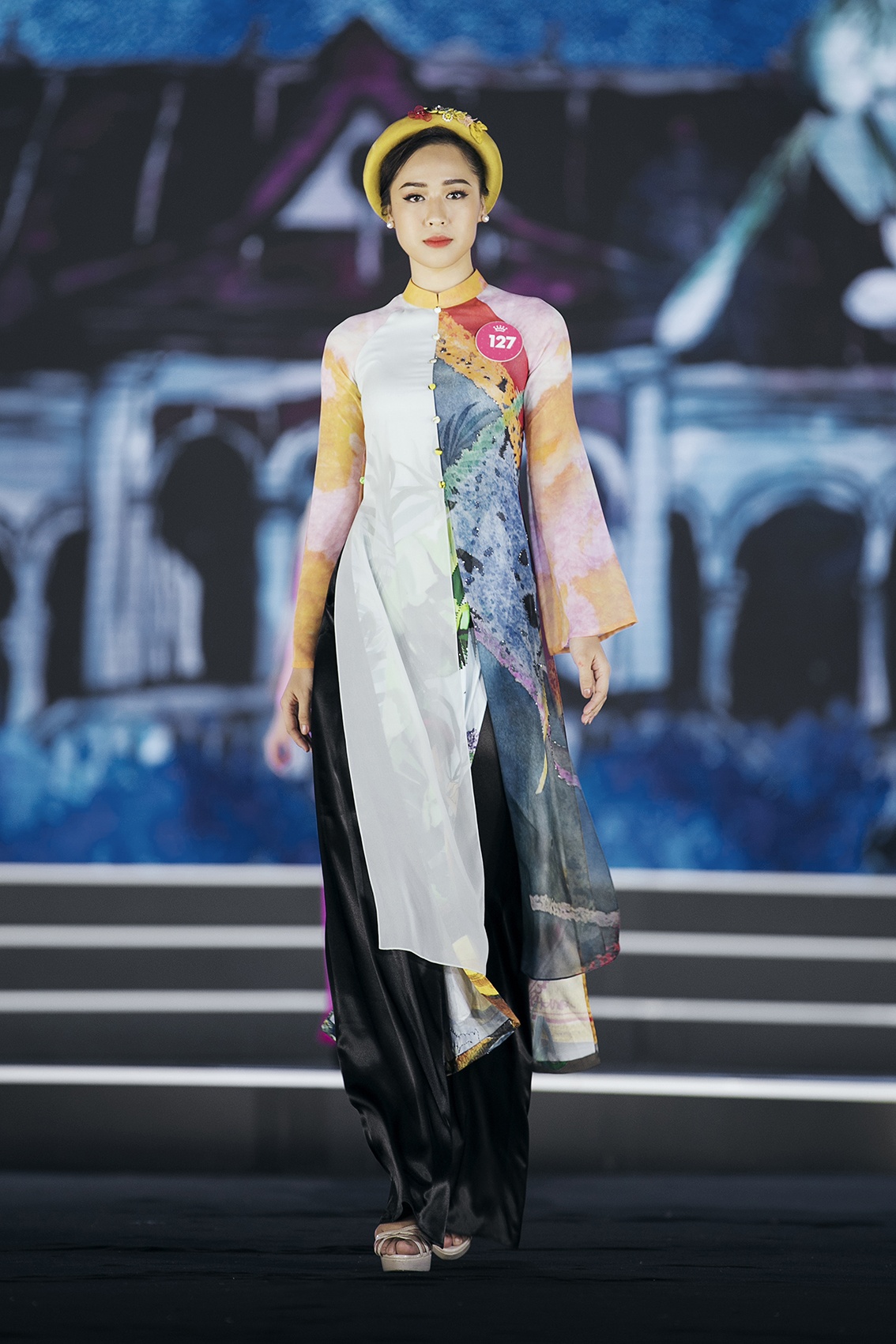 hoa hau viet nam 2018 dien thoi trang anh 13