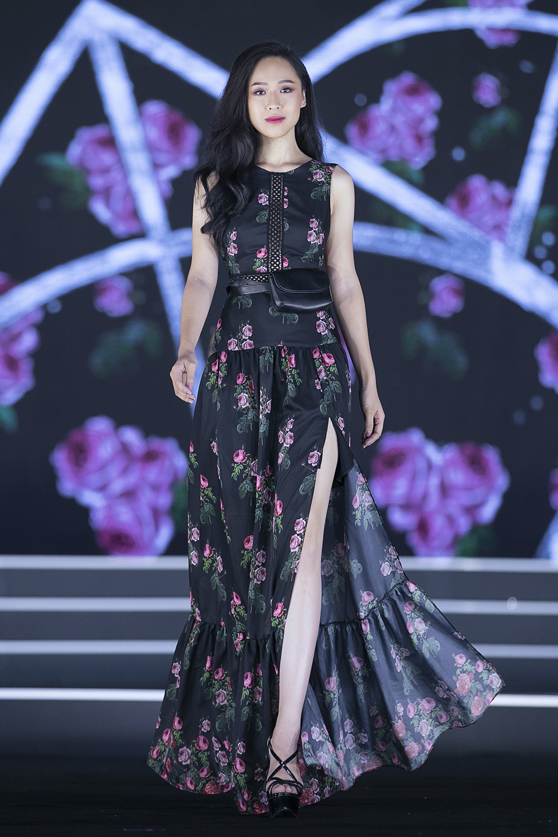 Dem thoi trang cua hoa hau viet nam 2018 anh 6