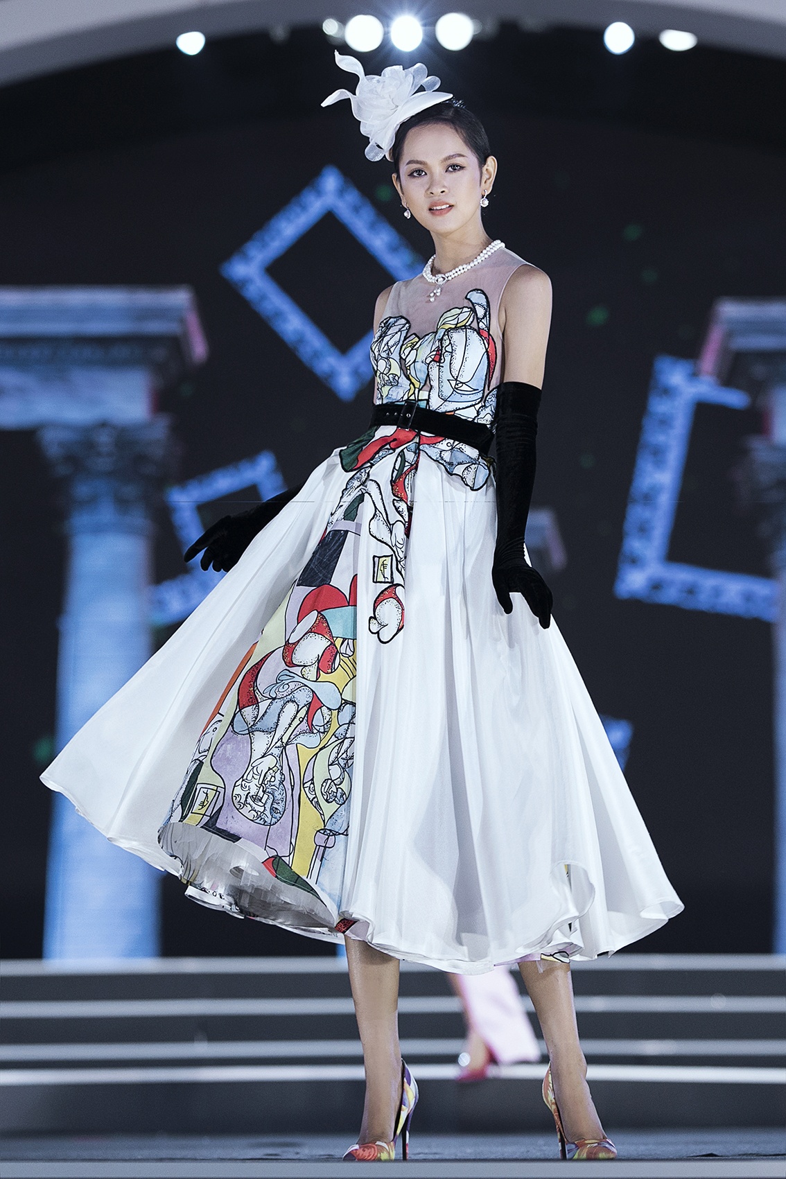 ky duyen catwalk anh 10