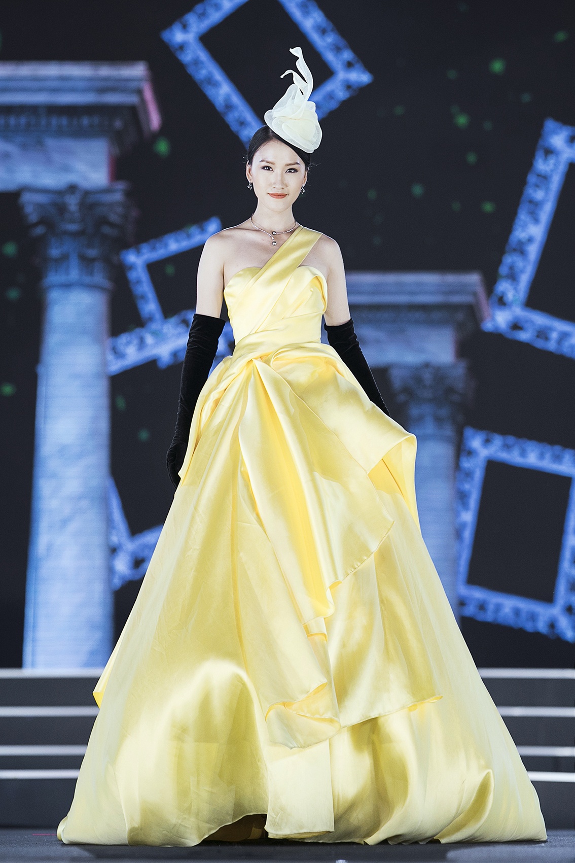 ky duyen catwalk anh 9
