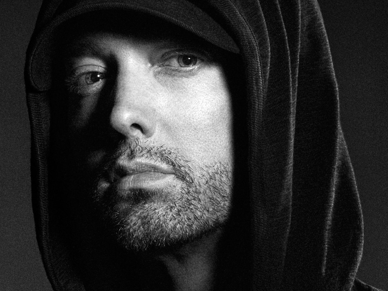 Eminem dinh tro thanh Chi Pheo cua lang nhac the gioi? hinh anh