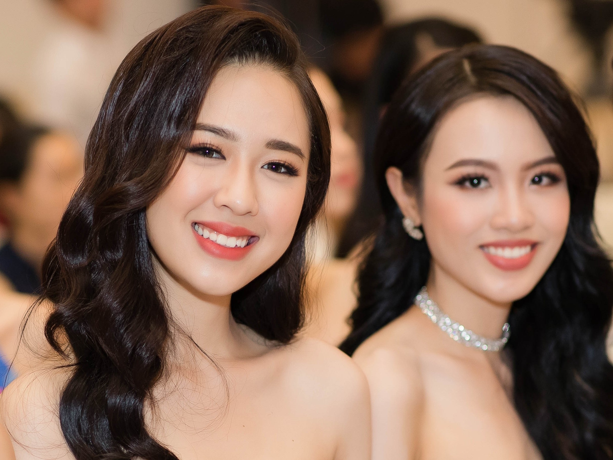 Nguoi dep Hoa hau Viet Nam tuoi tan truoc them chung ket hinh anh