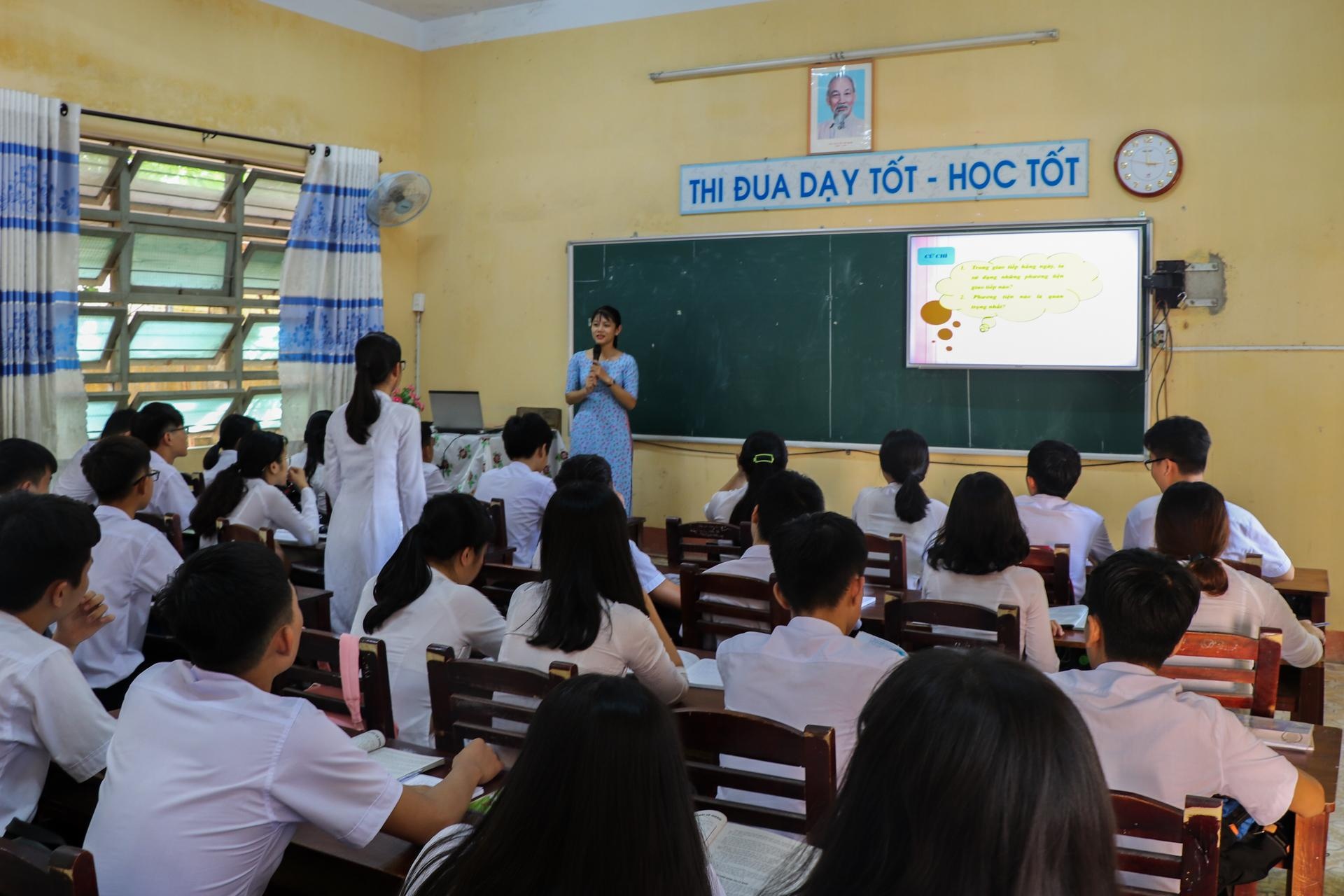 hoa hau tieu vy anh 8