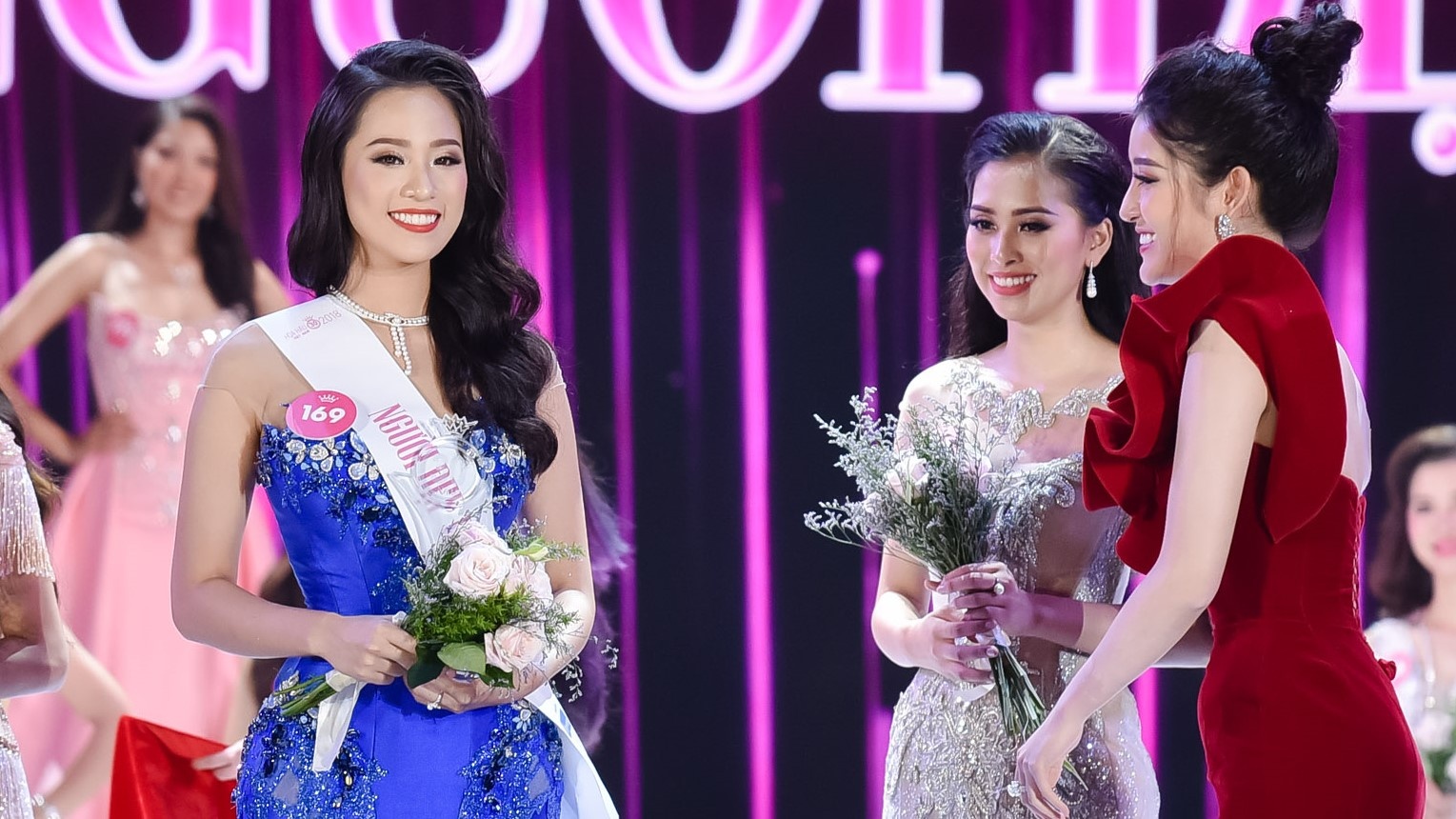 Bao Chau vuot qua Tieu Vy gianh giai Nguoi dep Bien tai HHVN 2018 hinh anh