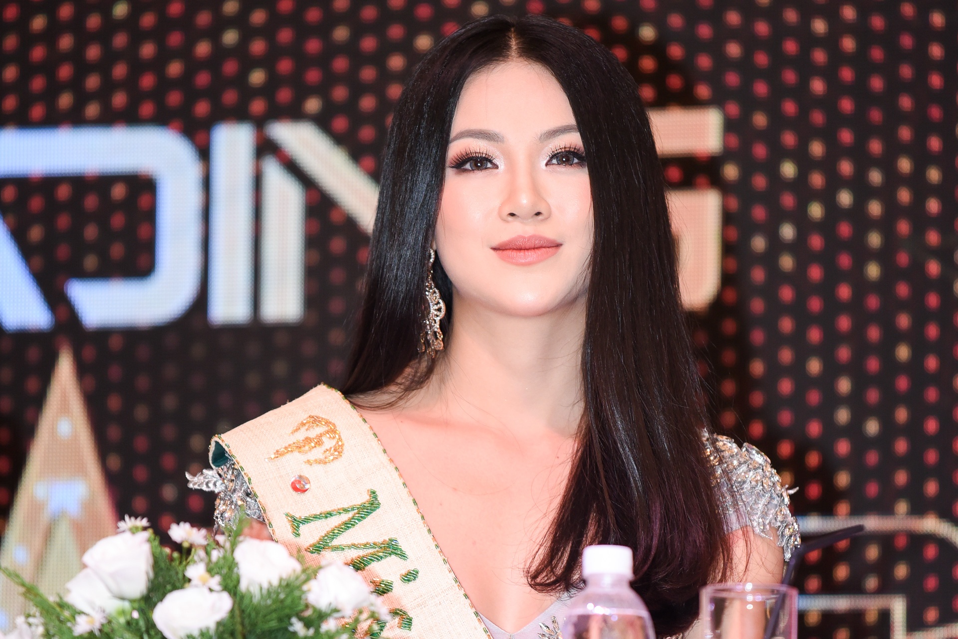 phuong khanh miss earth anh 10