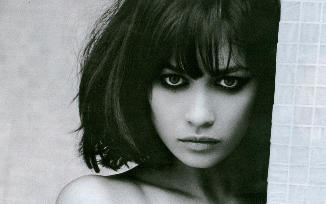 olga kurylenko anh 5