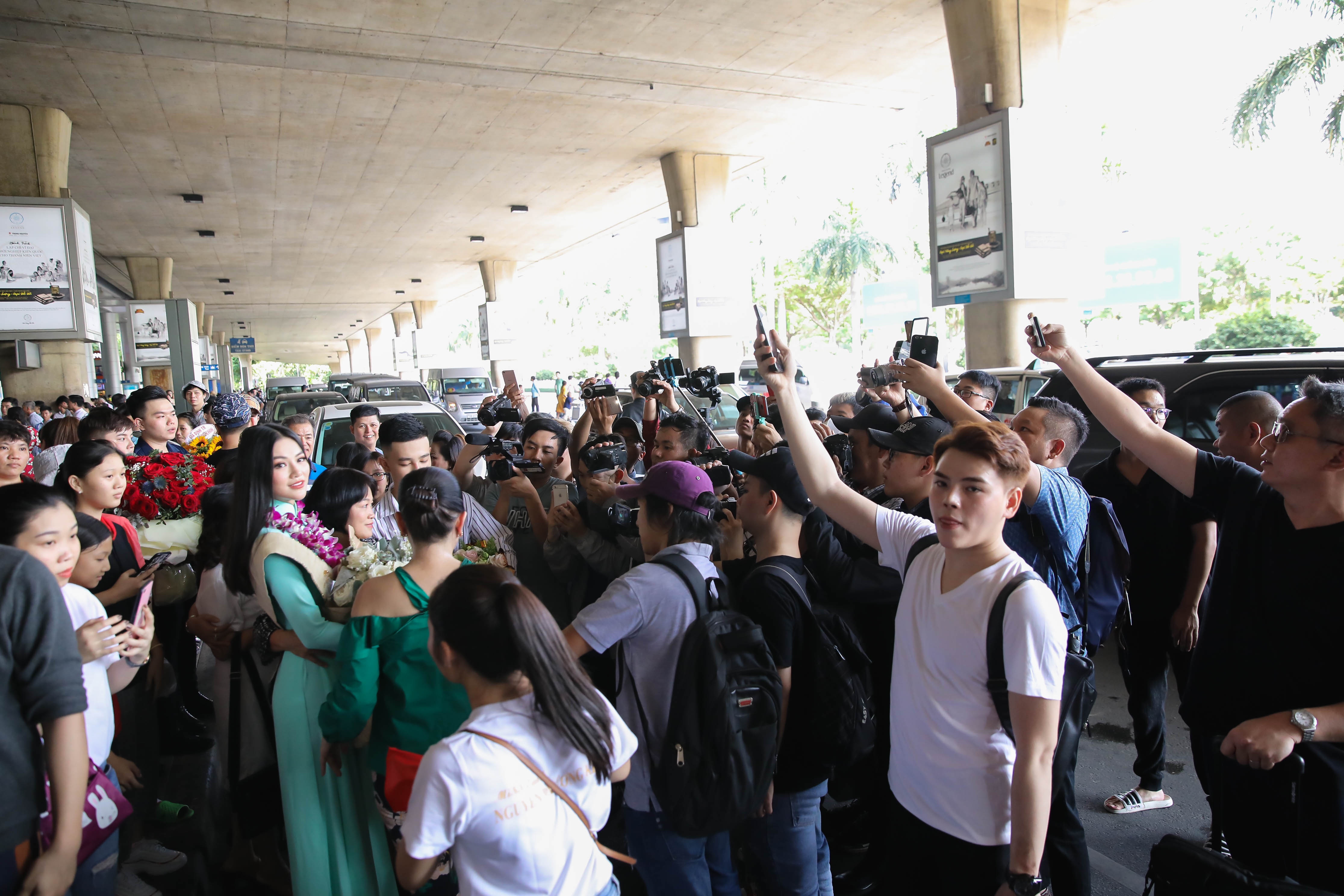 phuong khanh miss earth anh 10