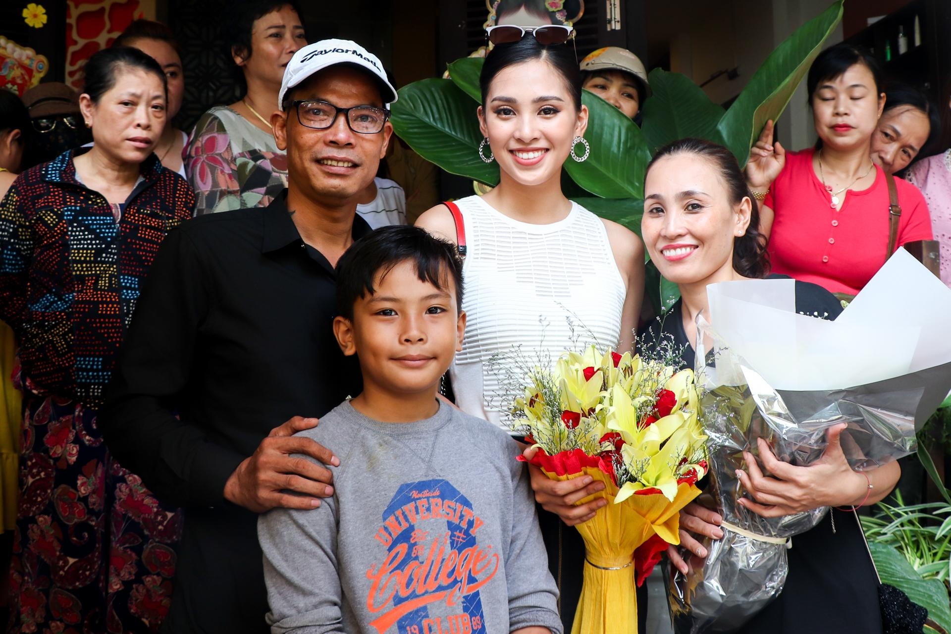 gia dinh hoa hau tieu vy anh 2