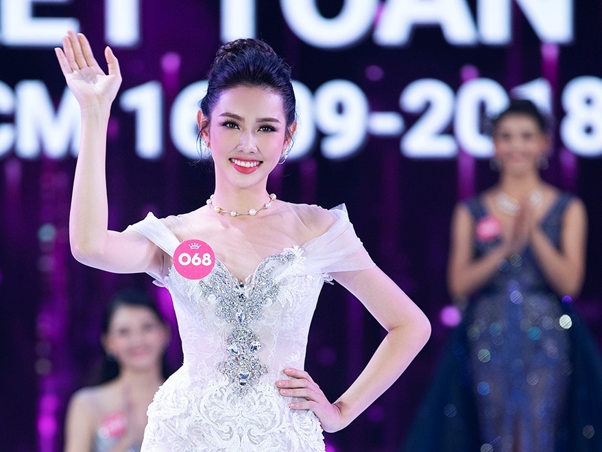 Nguyen Thuc Thuy Tien thay A hau 2 Thuy An du thi Hoa hau Quoc te 2018 hinh anh