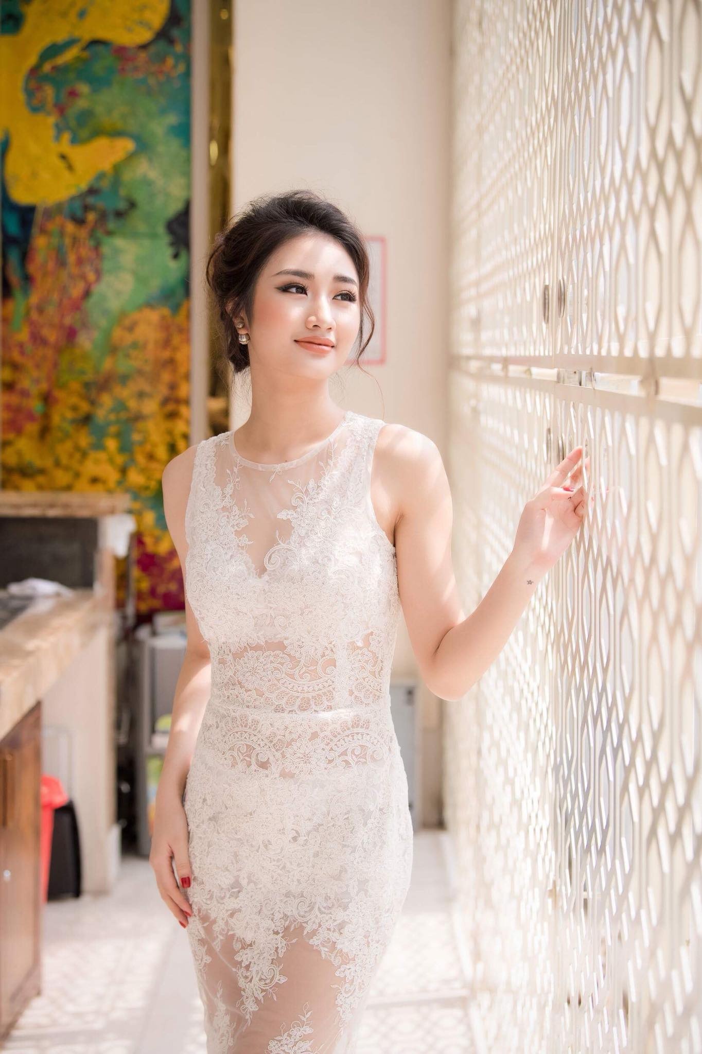 hoa hau viet lay chong lon tuoi anh 13