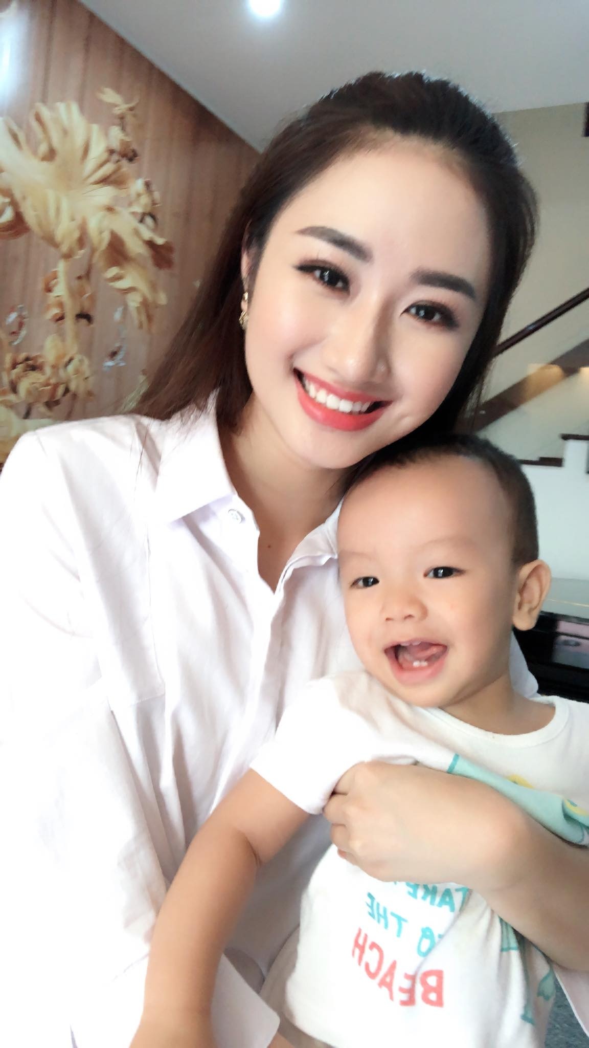 hoa hau viet lay chong lon tuoi anh 15