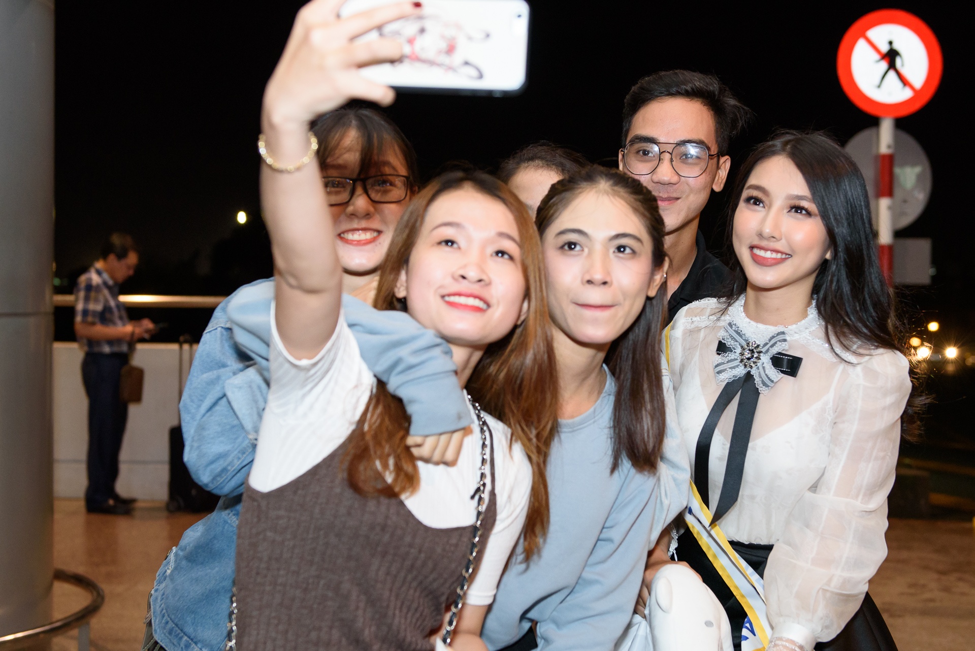 nguyen thuc thuy tien hoa hau quoc te anh 10