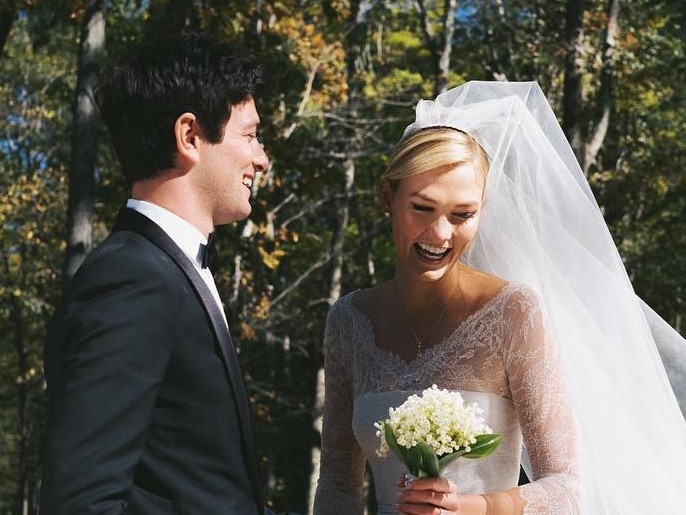 Sieu mau Karlie Kloss lam dam cuoi voi em chong Ivanka Trump hinh anh