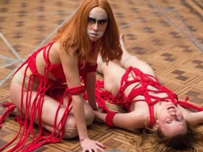 Hinh anh am anh, ghe ron trong phim kinh di cua my nhan '50 sac thai' hinh anh