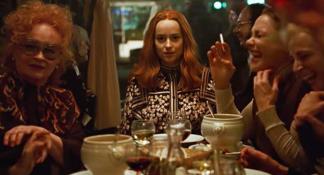 phim kinh di dakota johnson anh 7