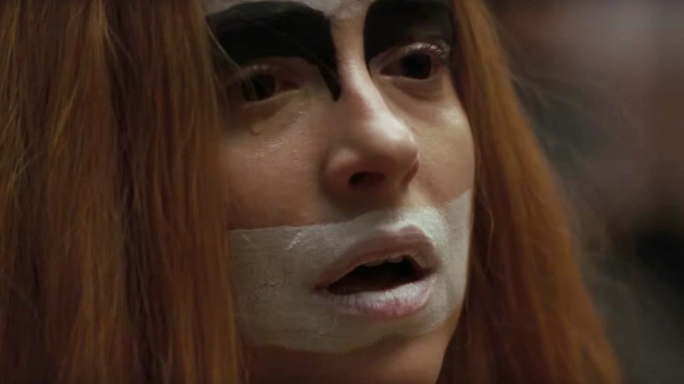 phim kinh di dakota johnson anh 6