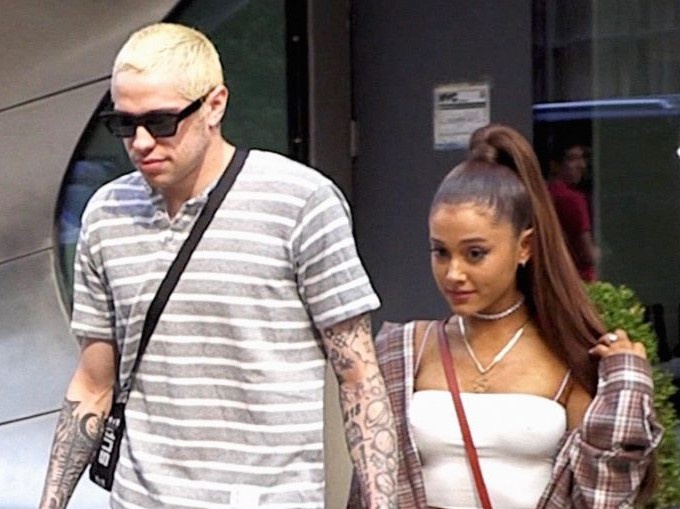 Ariana Grande cong kich tinh cu vi gia bo cau hon tren truyen hinh hinh anh