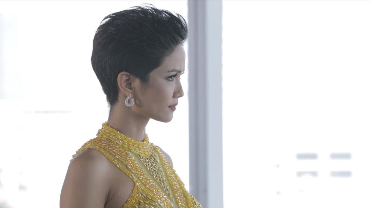 Hoa hau H'Hen Nie cau may khi bi Hoang Yen, Le Hang che hinh anh