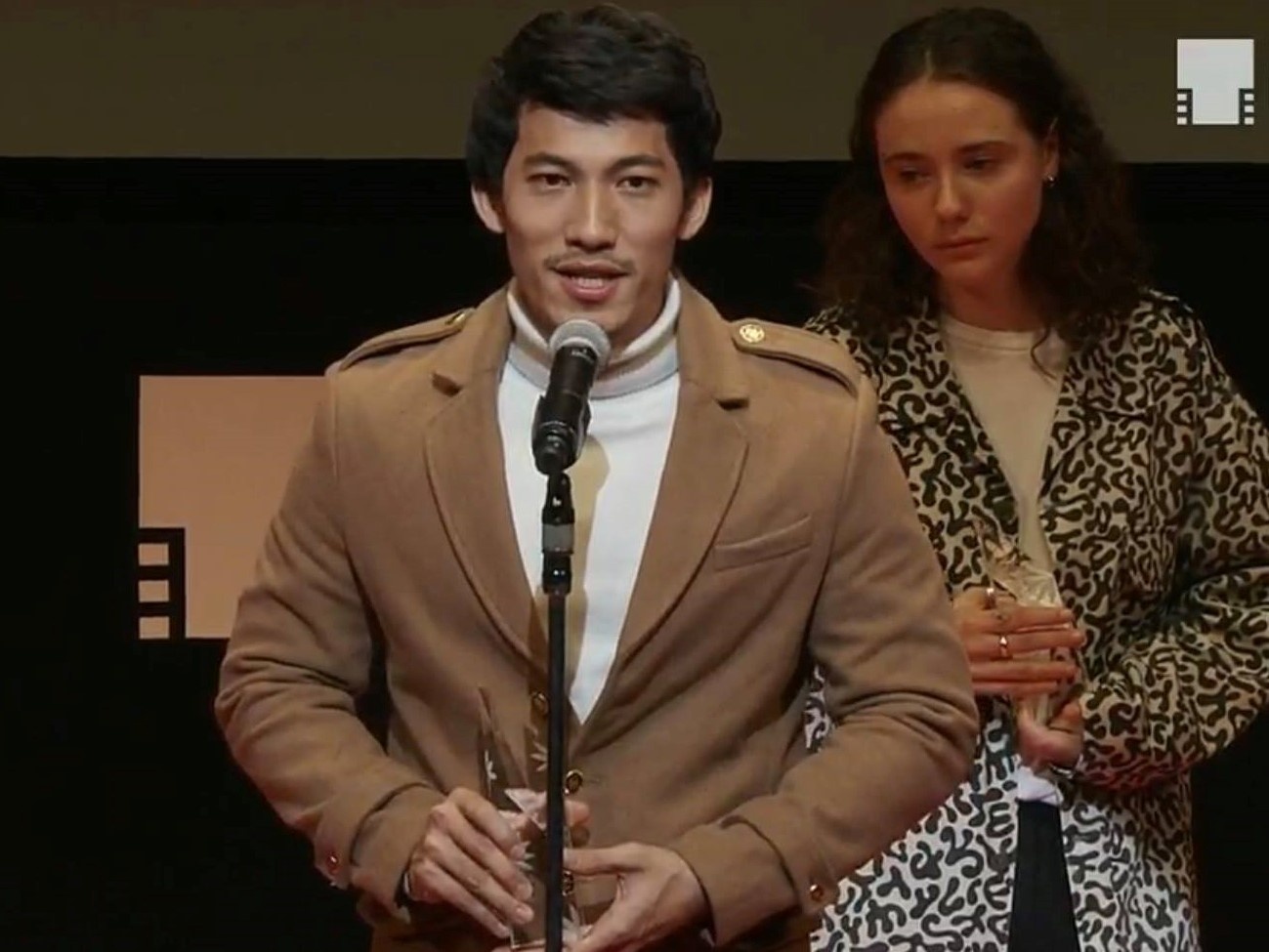 Lien Binh Phat doat giai dien vien moi xuat sac tai LHP Tokyo 2018 hinh anh