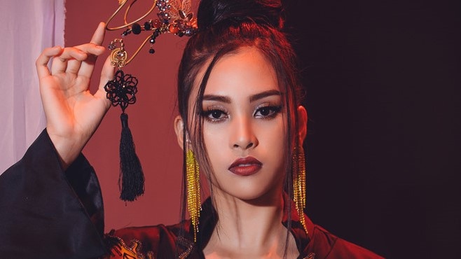 MV Hoa hau Tieu Vy cover 'Lac troi' cua Son Tung M-TP hinh anh