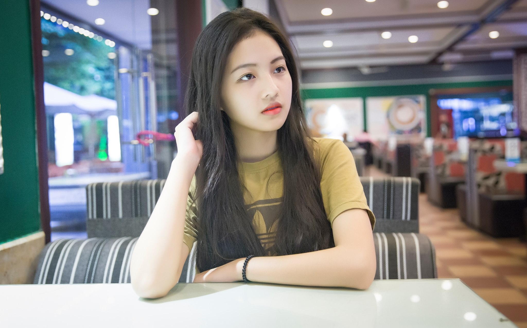 nhan sac nu chinh thach thao anh 6