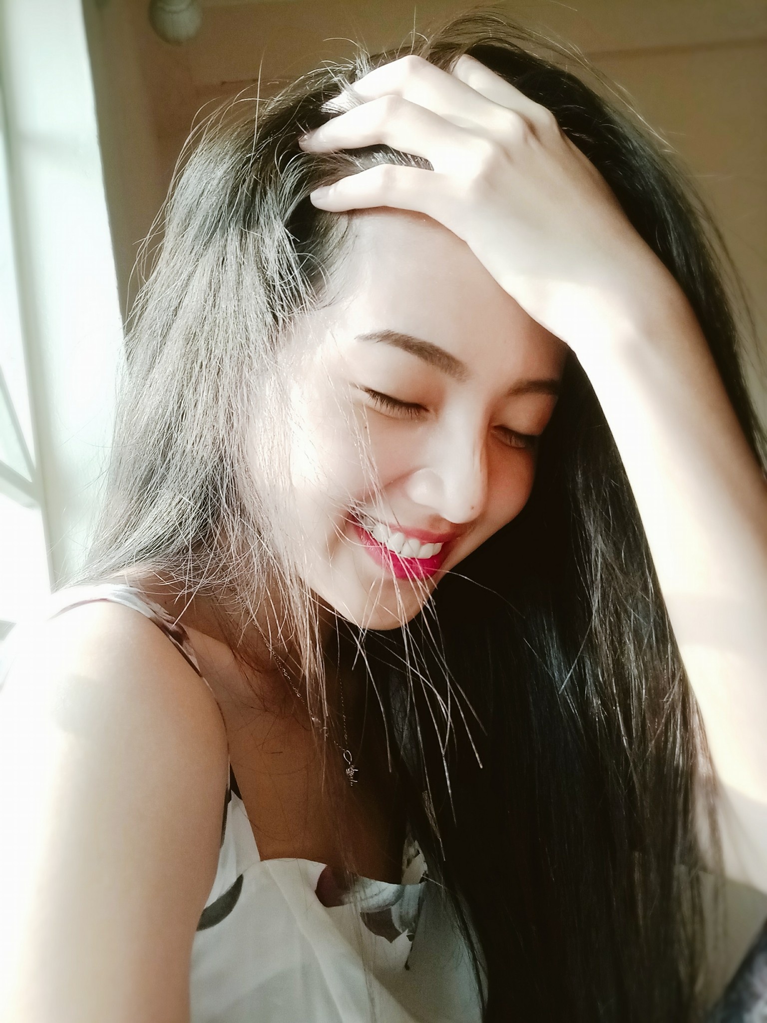 nhan sac nu chinh thach thao anh 9