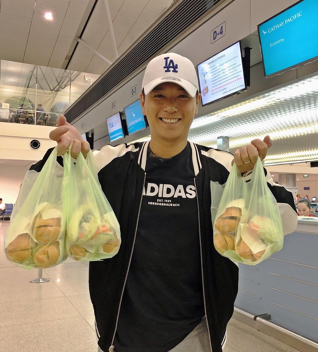 ho hanh nhi den viet nam anh 2