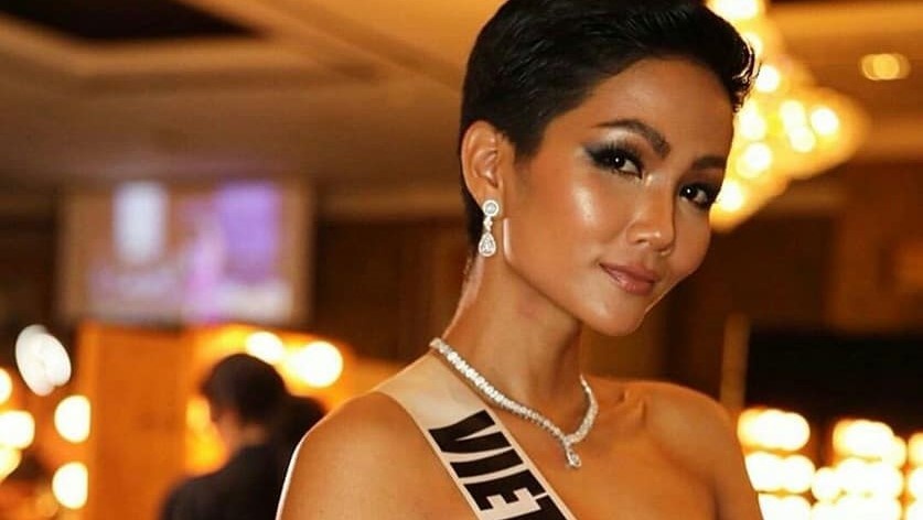 H'Hen Nie noi tieng Anh trong clip phong van ngan cua Vogue Thai hinh anh