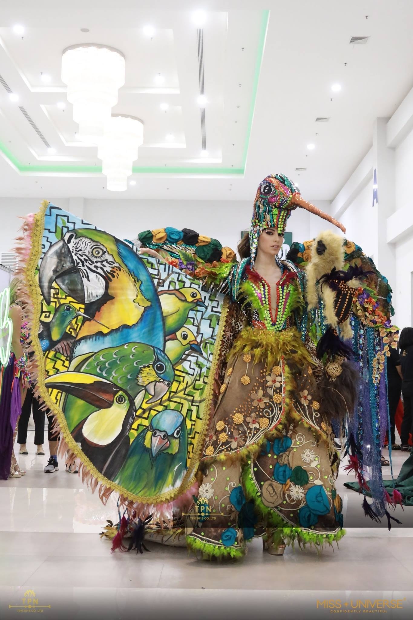 Hen trình diễn hoa hậu hoàn vũ ảnh 6 Hen trinh dien hoa hau hoan vu anh 6