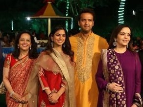 Dam cuoi xa hoa 100 trieu USD cua con gai nguoi giau nhat chau A hinh anh