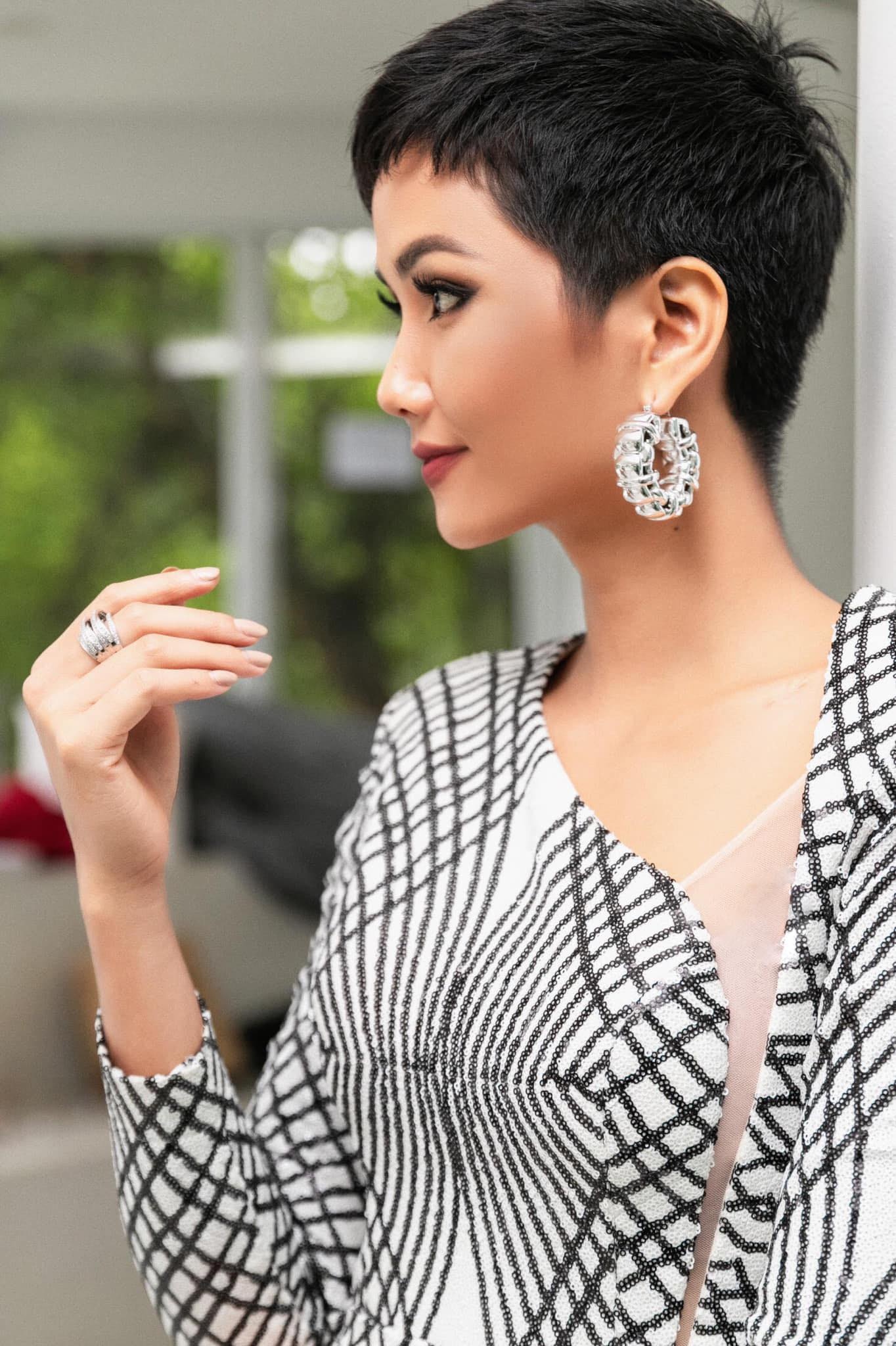 hoa hau hoan vu anh 11