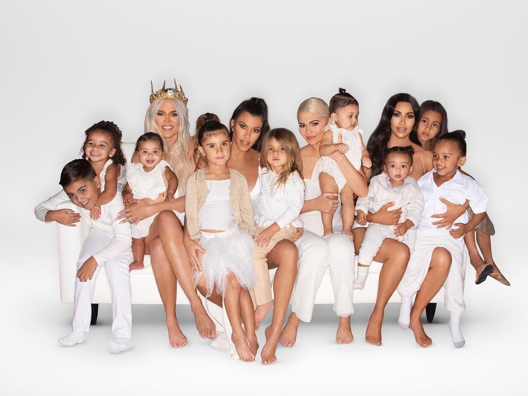 kendall jenner vang mat trong anh giang sinh anh 1