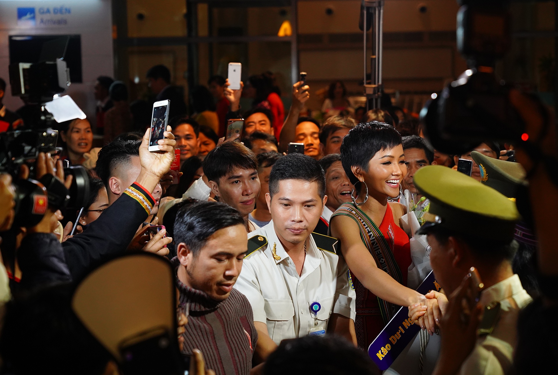 h hen nie ve que anh 5